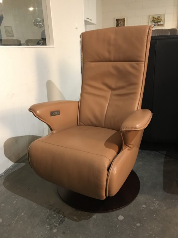 De Toekomst Relax fauteuil Licht bruin Leer + Accu! Sta op stoel Alkmaar